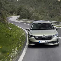 Škoda Superb Combi poprvé naživo: Zas o něco lepší auto, revoluci ale nečekejte