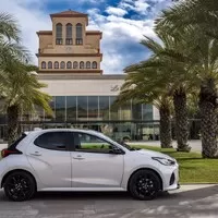 Mazda 2 hybrid má novou tvář. Co dalšího se na ní po faceliftu změnilo?