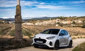 Novinky: Mazda 2 hybrid má novou tvář. Co dalšího se na ní po faceliftu změnilo?