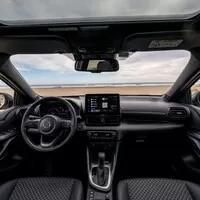 Mazda 2 hybrid má novou tvář. Co dalšího se na ní po faceliftu změnilo?