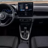 Mazda 2 hybrid má novou tvář. Co dalšího se na ní po faceliftu změnilo?