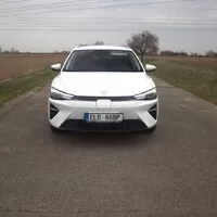 MG5 Electric: Zajímavá směsice jízdní vytříbenosti a zbytečných chyb