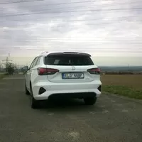 MG5 Electric: Zajímavá směsice jízdní vytříbenosti a zbytečných chyb