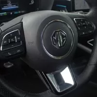 MG5 Electric: Zajímavá směsice jízdní vytříbenosti a zbytečných chyb
