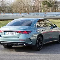 Mercedes-Benz E 400 e 4MATIC: Premiant třídy