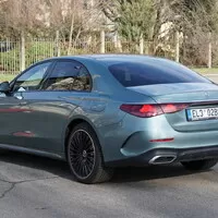 Mercedes-Benz E 400 e 4MATIC: Premiant třídy