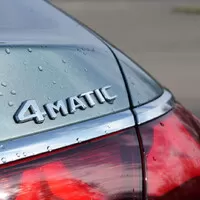 Mercedes-Benz E 400 e 4MATIC: Premiant třídy