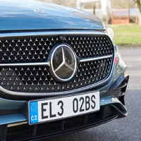 Mercedes-Benz E 400 e 4MATIC: Premiant třídy