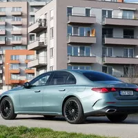 Mercedes-Benz E 400 e 4MATIC: Premiant třídy