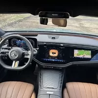 Mercedes-Benz E 400 e 4MATIC: Premiant třídy