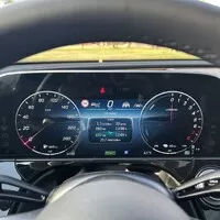 Mercedes-Benz E 400 e 4MATIC: Premiant třídy