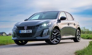 Recenze & testy: Peugeot e-208 GT: Předsudky stranou. I malý elektromobil umí být překvapivě zábavný