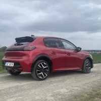 Peugeot 208 po faceliftu: za 380 tisíc, ale klidně i za milion. Jak jezdí?