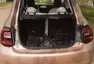 Fiat 500e 3+1: Má dveře navíc a elektromotor, srdcem však zůstává klasickou pětistovkou