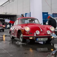 Ručičkové stopky, řev motorů a štěstí i se zmrzlýma nohama. Poprvé na setinové rallye 7 Castles Trial