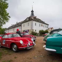 Ručičkové stopky, řev motorů a štěstí i se zmrzlýma nohama. Poprvé na setinové rallye 7 Castles Trial