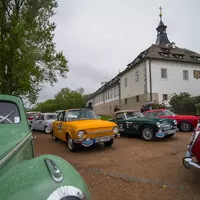 Ručičkové stopky, řev motorů a štěstí i se zmrzlýma nohama. Poprvé na setinové rallye 7 Castles Trial