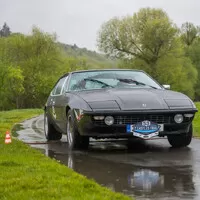 Ručičkové stopky, řev motorů a štěstí i se zmrzlýma nohama. Poprvé na setinové rallye 7 Castles Trial