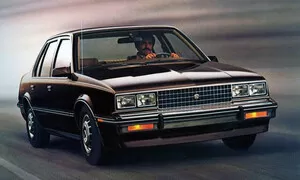Historie: Cadillac Cimarron: Jen okopírovat sourozence a dát vyšší cenu prostě nestačí