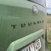 Ford Tourneo Courier 1.0 EB Active: Vizáž Defenderu, ovládání osobáku a prostor jako v dodávce