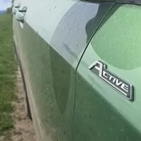 Ford Tourneo Courier 1.0 EB Active: Vizáž Defenderu, ovládání osobáku a prostor jako v dodávce