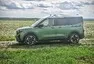 Ford Tourneo Courier 1.0 EB Active: Vizáž Defenderu, ovládání osobáku a prostor jako v dodávce