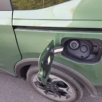 Ford Tourneo Courier 1.0 EB Active: Vizáž Defenderu, ovládání osobáku a prostor jako v dodávce