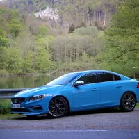 Volvo S60 T6 R-Design (2014): I Švédsko má svůj sportovní sedan