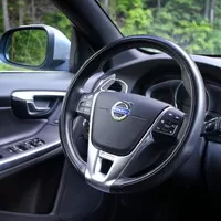 Volvo S60 T6 R-Design (2014): I Švédsko má svůj sportovní sedan