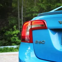 Volvo S60 T6 R-Design (2014): I Švédsko má svůj sportovní sedan