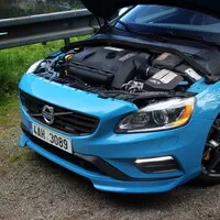 Volvo S60 T6 R-Design (2014): I Švédsko má svůj sportovní sedan