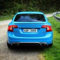 Volvo S60 T6 R-Design (2014): I Švédsko má svůj sportovní sedan