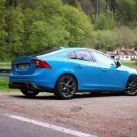 Volvo S60 T6 R-Design (2014): I Švédsko má svůj sportovní sedan