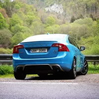 Volvo S60 T6 R-Design (2014): I Švédsko má svůj sportovní sedan