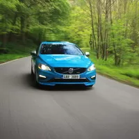 Volvo S60 T6 R-Design (2014): I Švédsko má svůj sportovní sedan