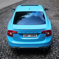 Volvo S60 T6 R-Design (2014): I Švédsko má svůj sportovní sedan