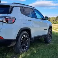 Jeep Compass 4xe Trailhawk je skvělé terénní SUV, dokud ho nezapomenete nabít