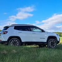 Jeep Compass 4xe Trailhawk je skvělé terénní SUV, dokud ho nezapomenete nabít