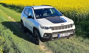 Recenze & testy: Jeep Compass 4xe Trailhawk je skvělé terénní SUV, dokud ho nezapomenete nabít