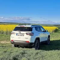 Jeep Compass 4xe Trailhawk je skvělé terénní SUV, dokud ho nezapomenete nabít