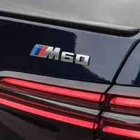 BMW i5 M60: Elektrická variace na M5 nastavuje laťku proklatě vysoko