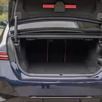 BMW i5 M60: Elektrická variace na M5 nastavuje laťku proklatě vysoko