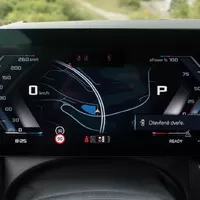 BMW i5 M60: Elektrická variace na M5 nastavuje laťku proklatě vysoko