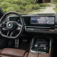 BMW i5 M60: Elektrická variace na M5 nastavuje laťku proklatě vysoko