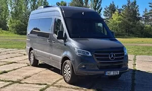 Dodávkář: Mercedes-Benz Sprinter Tourer 319 CDI: Soukromý meziměstský autobus, nebo budoucí rodinný ideál?