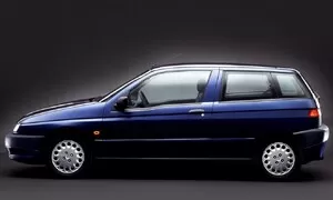 Historie: Alfa Romeo 145: Setkání světů