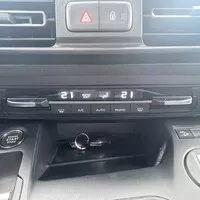 Vítej zpátky! Peugeot Rifter má novou tvář a opět i spalovací motory