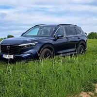 Honda CR-V HEV: Skvělý podvozek, odladěný hybrid a spousta místa.