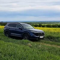Honda CR-V HEV: Skvělý podvozek, odladěný hybrid a spousta místa.