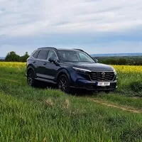 Honda CR-V HEV: Skvělý podvozek, odladěný hybrid a spousta místa.